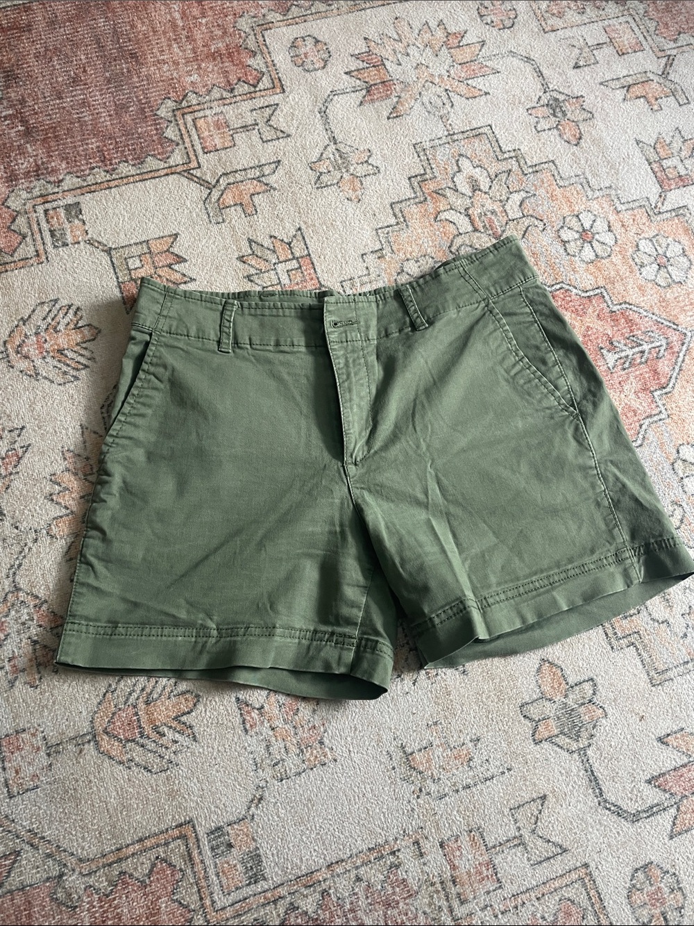 GAP Olive 5 inch Shorts